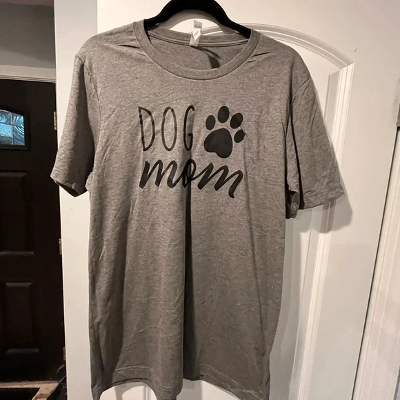 ~Dog Mom~ T-Shirt - Large - Picture 1 of 4